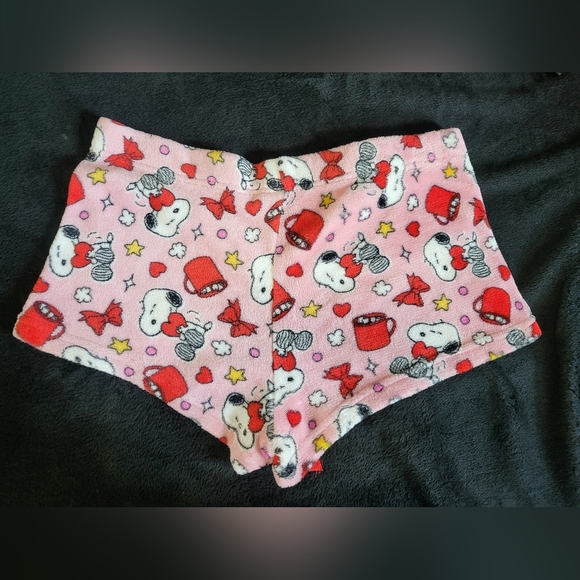 Peanuts Pink and Red Character Print Lounge Shorts Size XL - Picture 3 of 3
